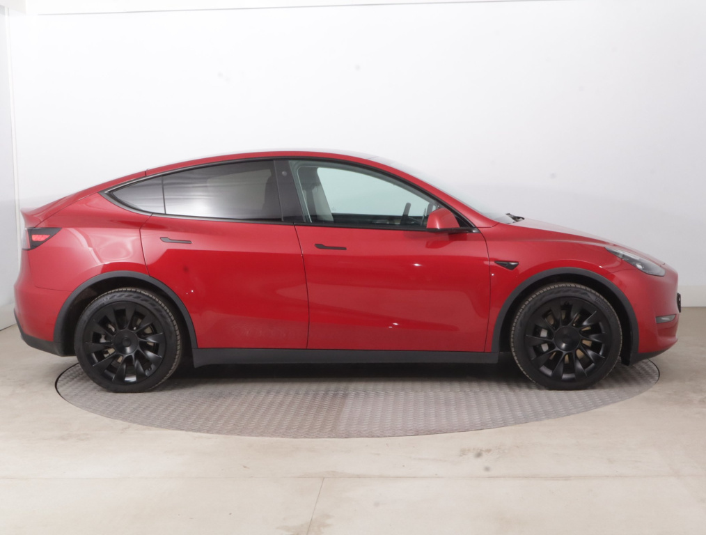 Tesla Model Y 4x4 2022 8