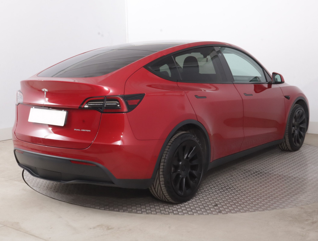 Tesla Model Y 4x4 2022 7