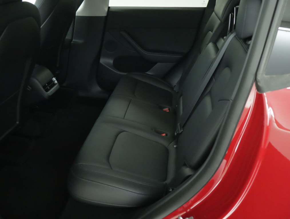 Tesla Model Y 4x4 2022 12