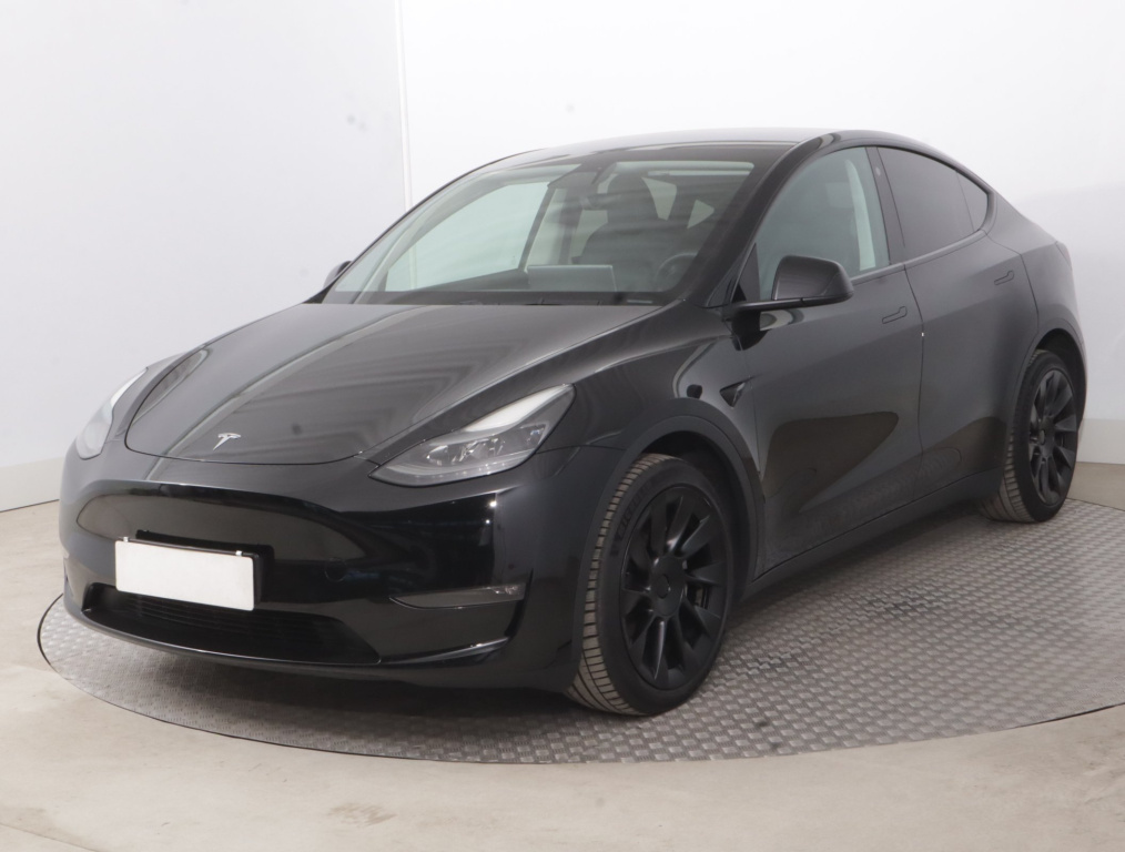 Tesla Model Y 4x4 2023 3