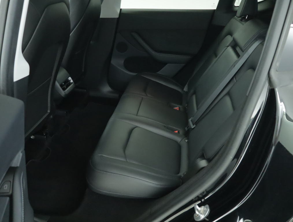 Tesla Model Y 4x4 2023 12