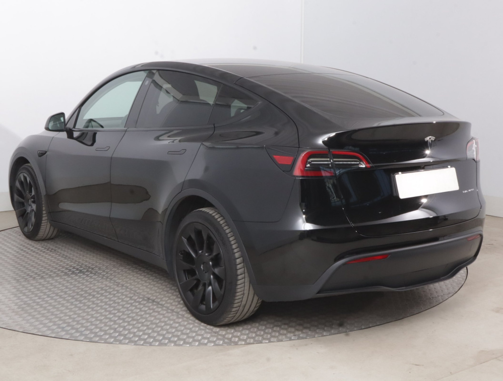 Tesla Model Y 4x4 2023 5
