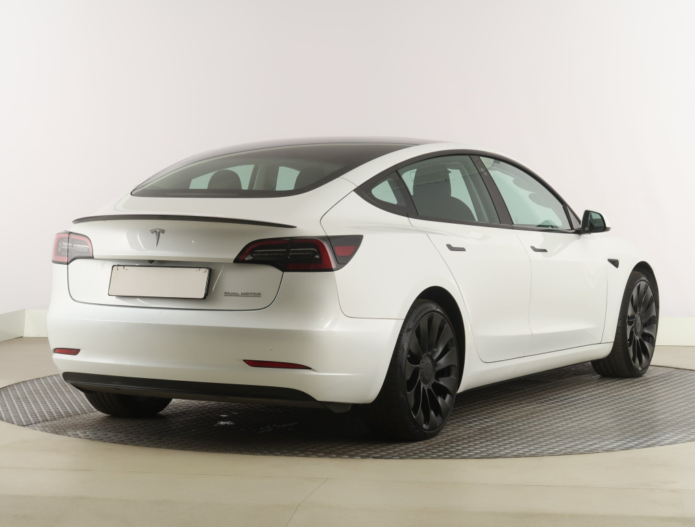 Tesla Model 3 4x4 2023 7