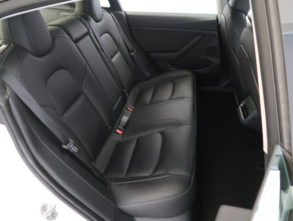 Tesla Model 3 4x4 2023 11