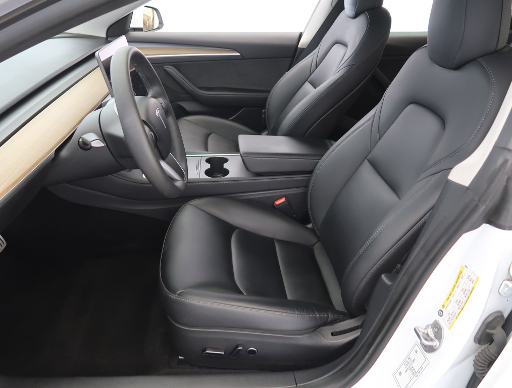 Tesla Model 3 4x4 2023 13