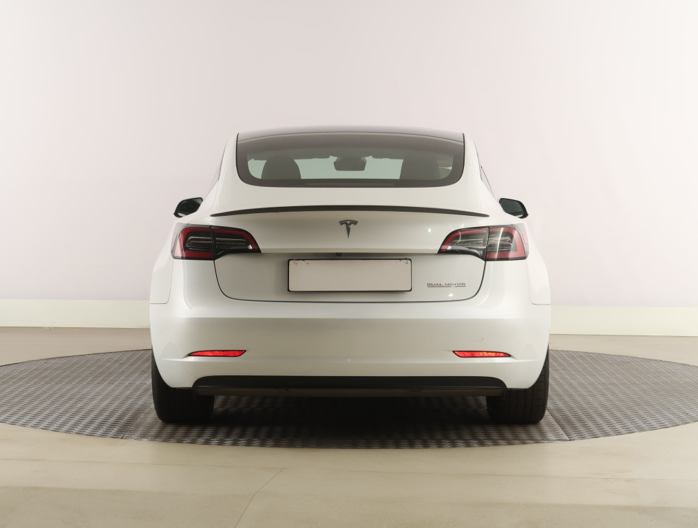 Tesla Model 3 4x4 2023 6