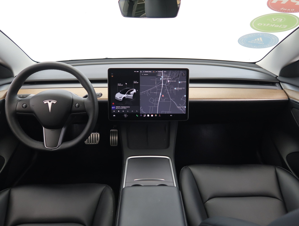 Tesla Model 3 4x4 2023 9