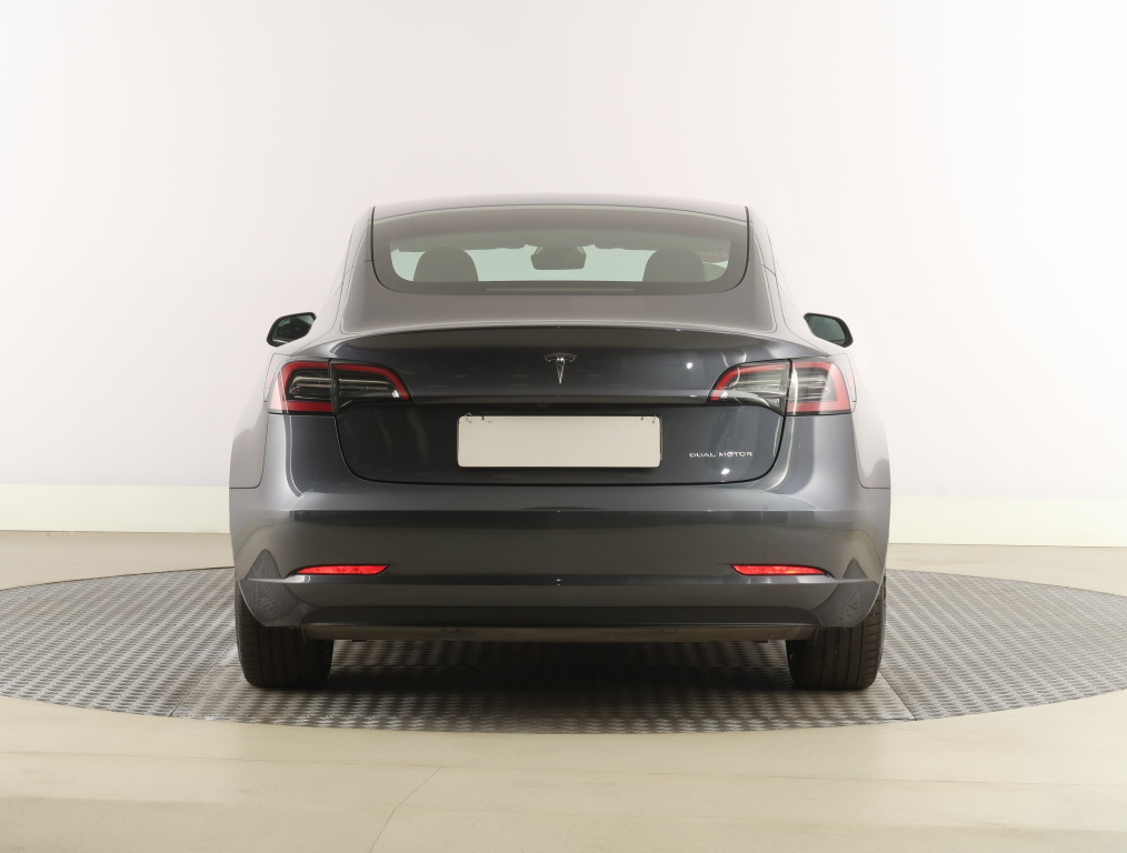 Tesla Model 3 4x4 2023 6