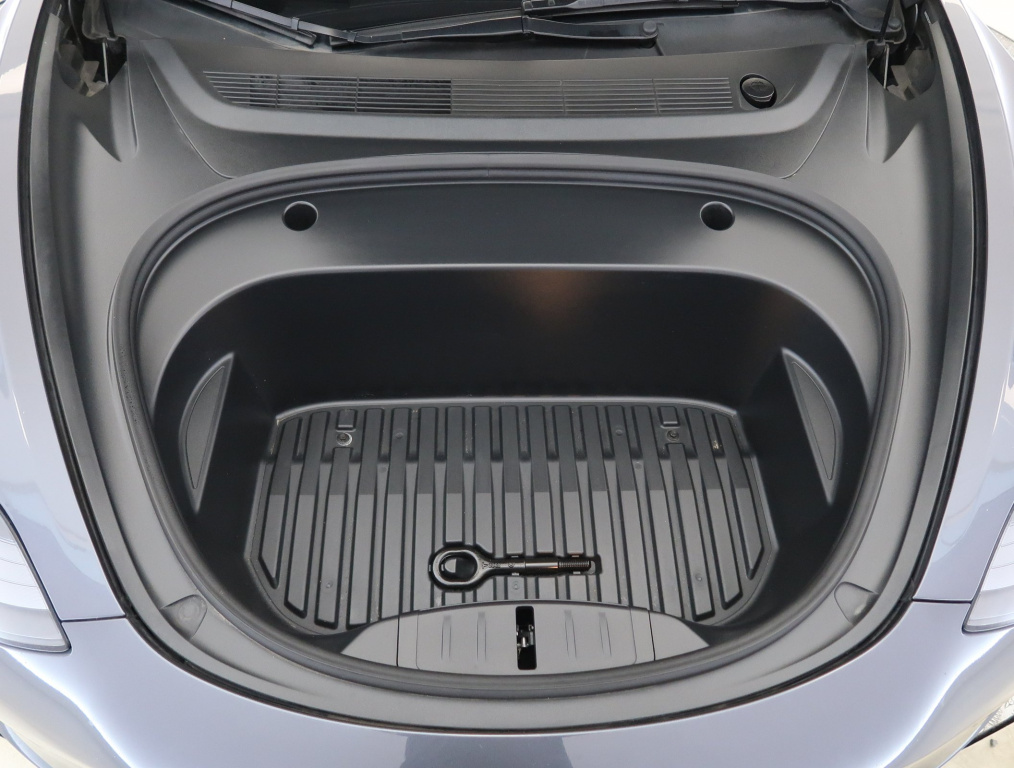 Tesla Model 3 4x4 2023 18