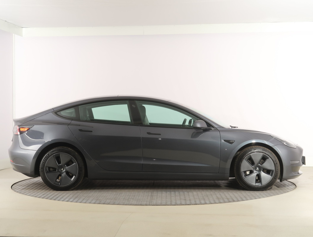 Tesla Model 3 4x4 2023 8