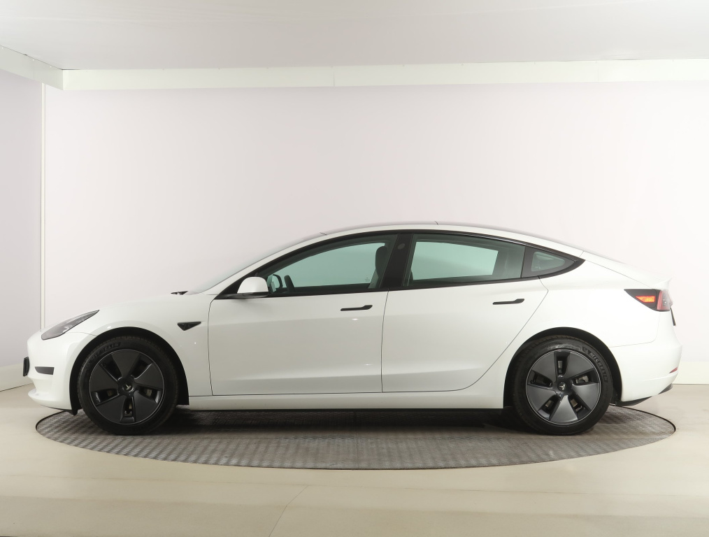 Tesla Model 3 2023 4