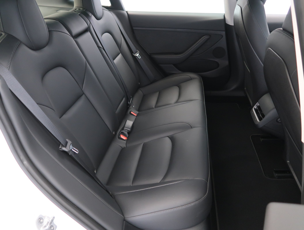 Tesla Model 3 2023 11