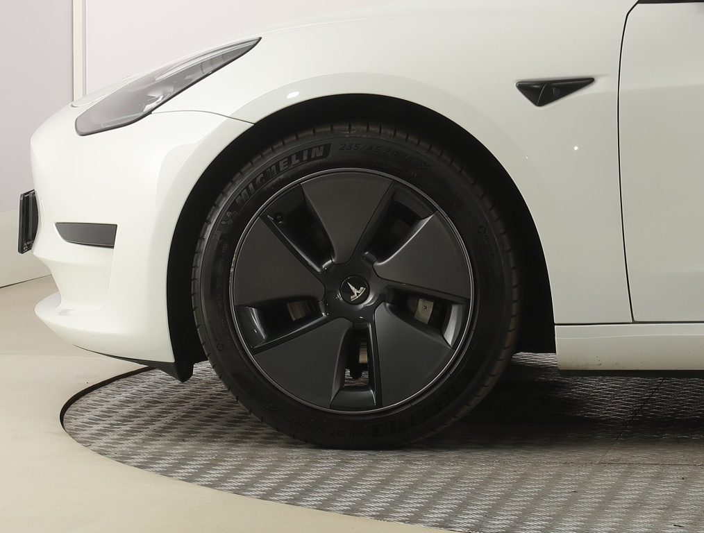 Tesla Model 3 2023 17