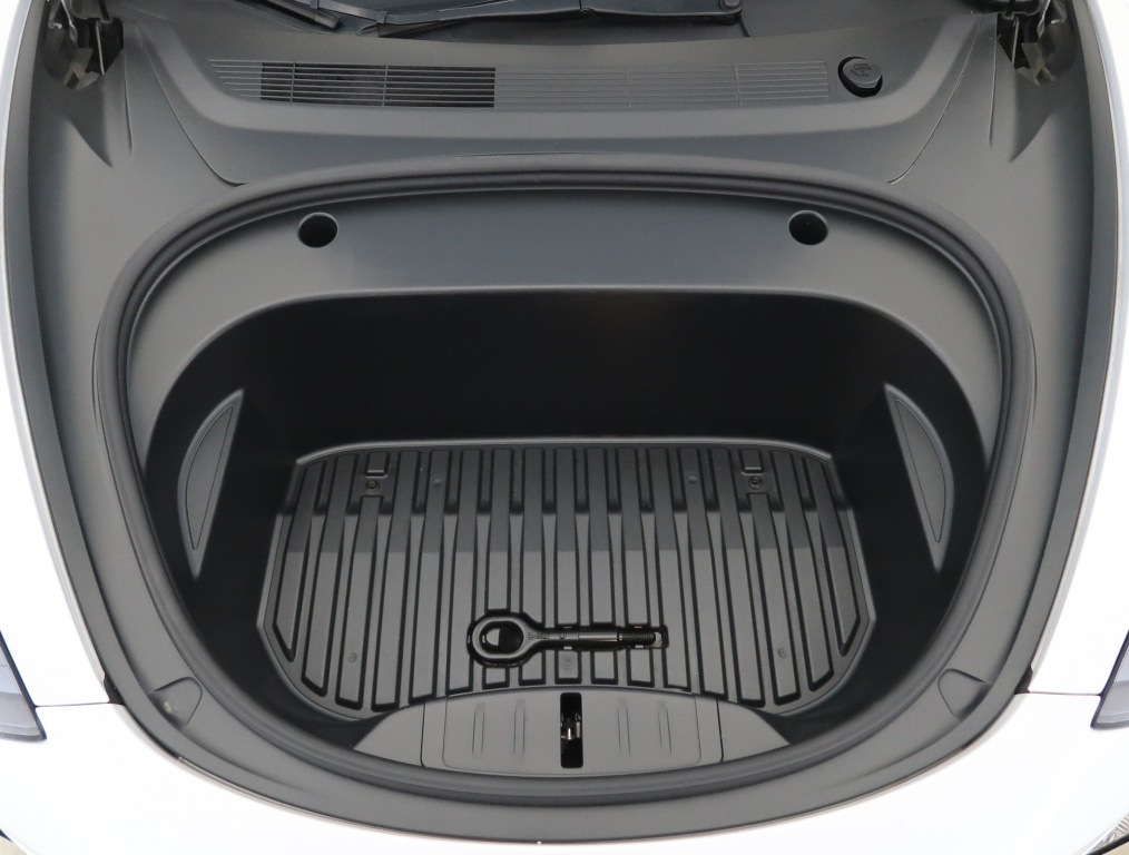 Tesla Model 3 2023 18