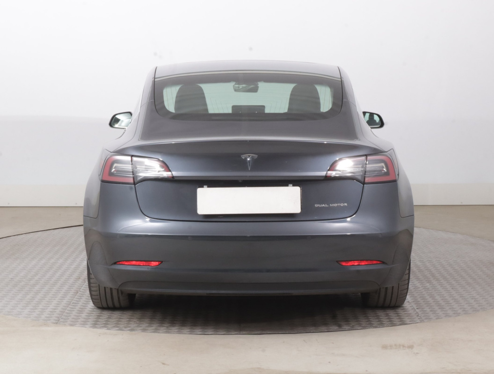 Tesla Model 3 4x4 2019 6