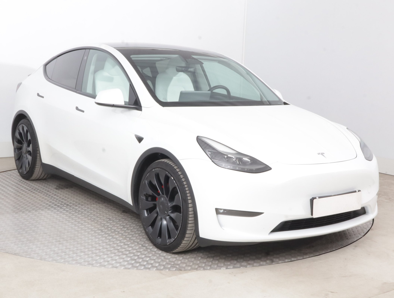 Tesla Model Y 4x4 2023