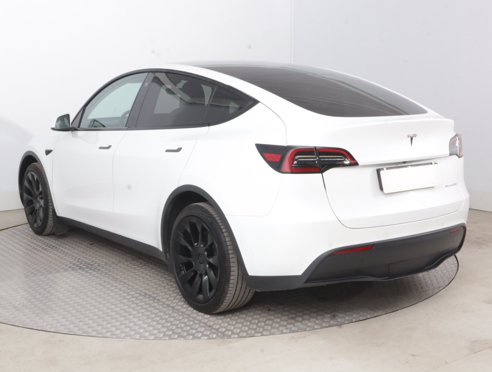 Tesla Model Y 4x4 2022 5