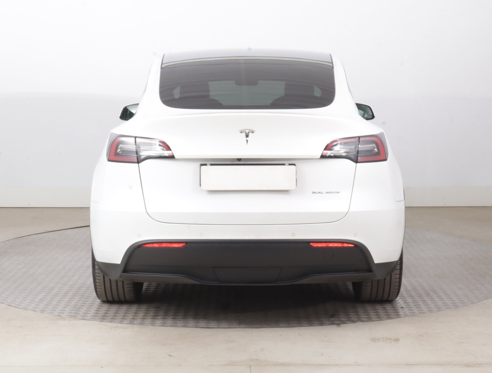 Tesla Model Y 4x4 2022 6