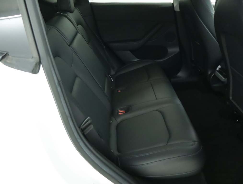 Tesla Model Y 4x4 2022 11