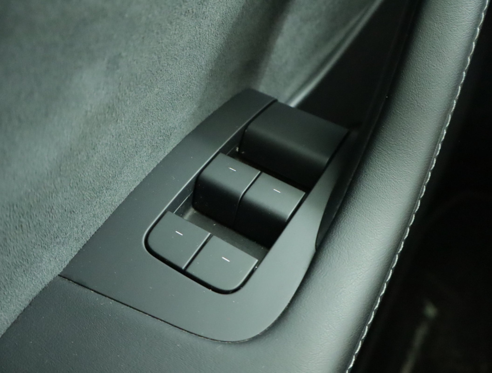 Tesla Model Y 4x4 2022 20