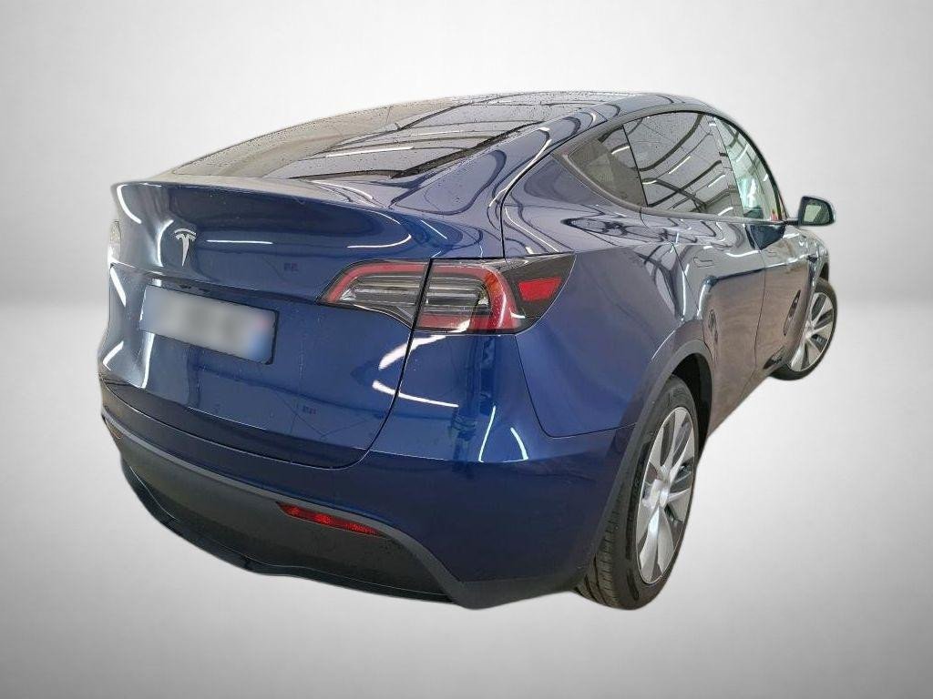 Tesla Model Y 2024 2