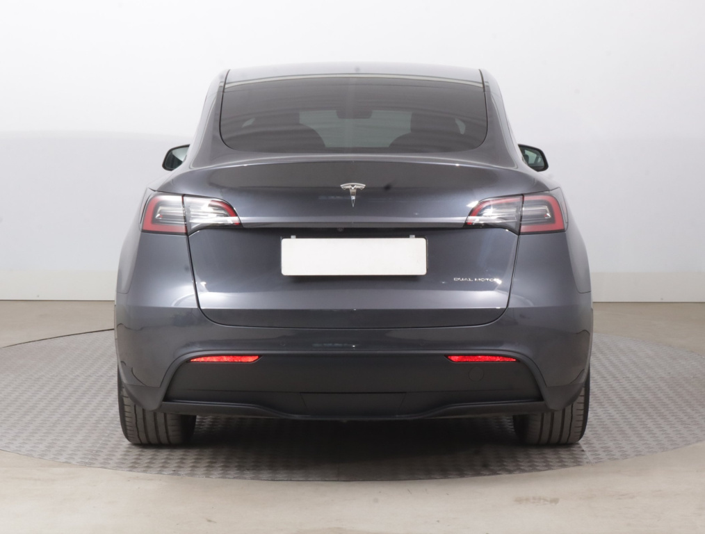Tesla Model Y 4x4 2022 6