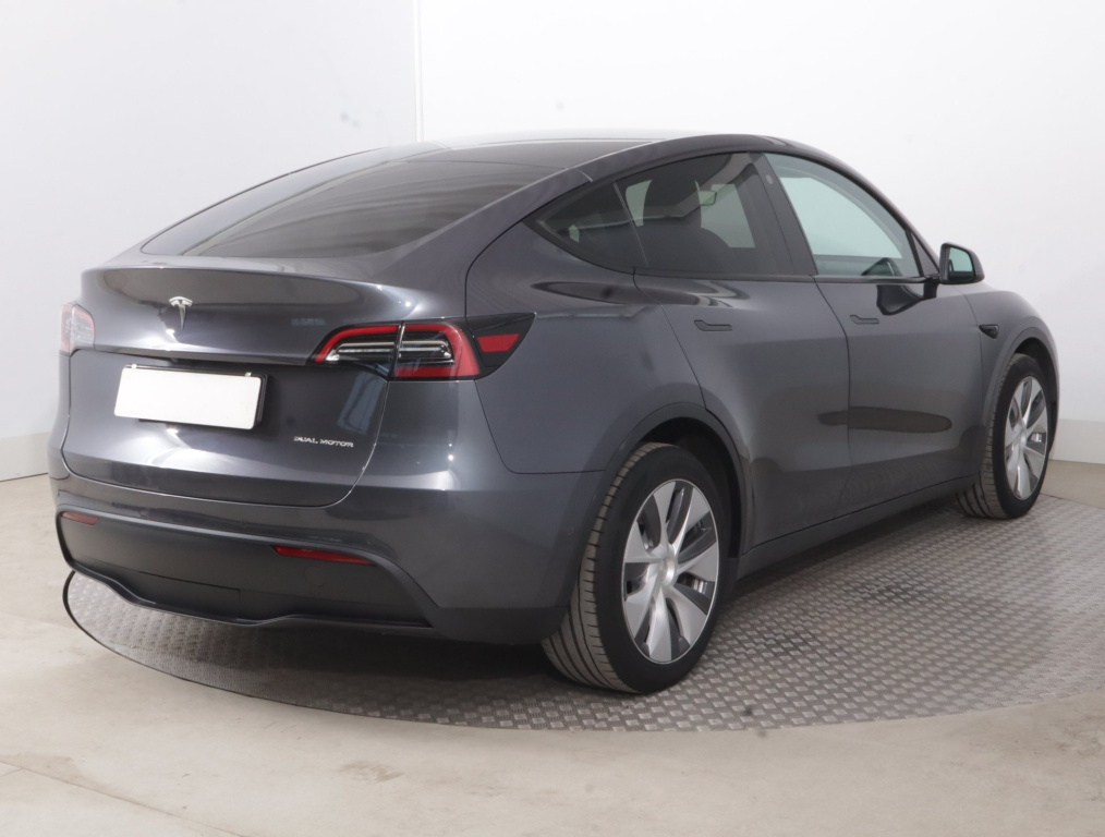 Tesla Model Y 4x4 2022 7