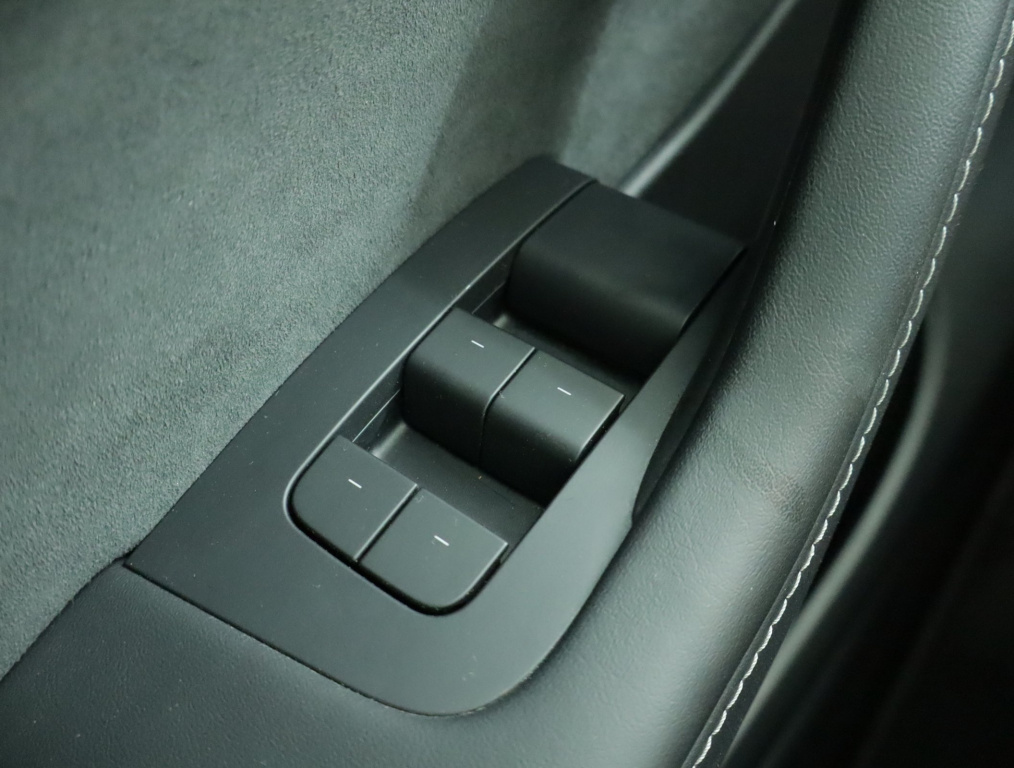 Tesla Model Y 4x4 2022 22