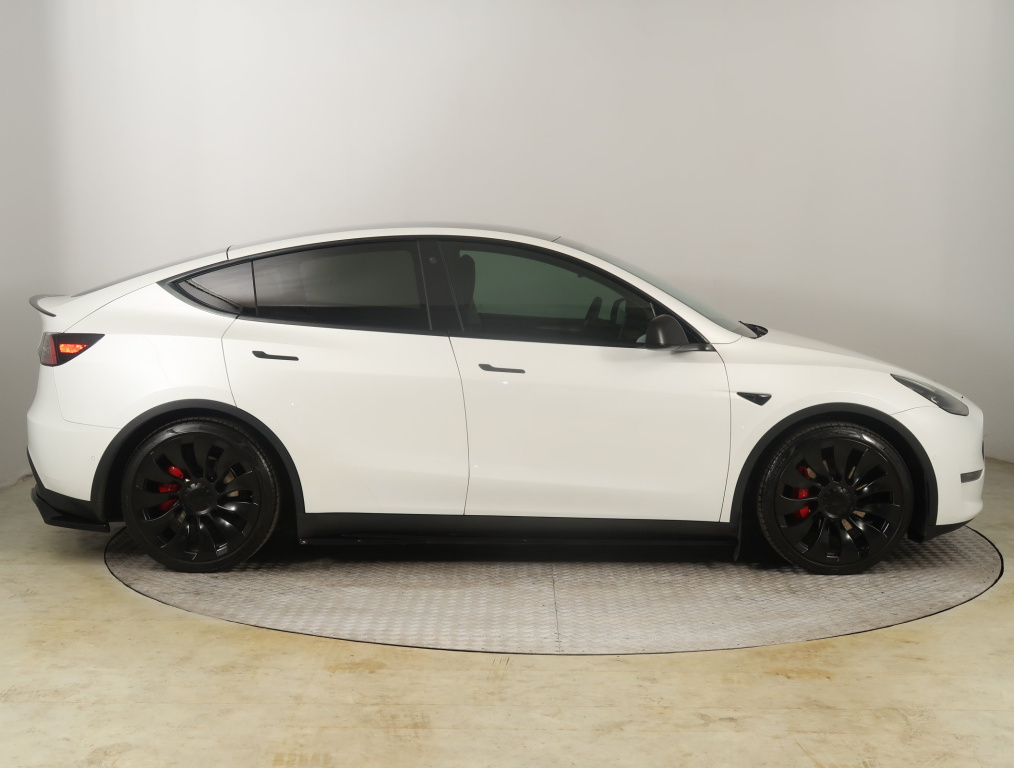 Tesla Model Y 4x4 2022 8