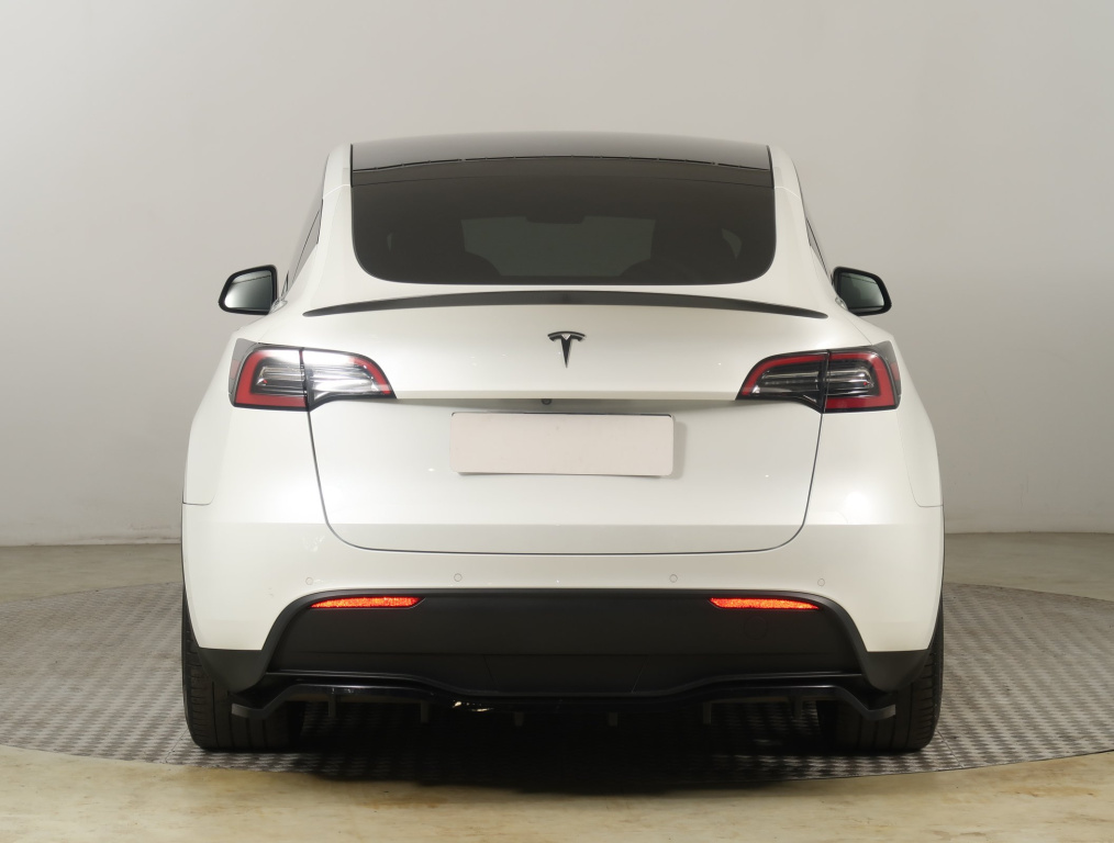Tesla Model Y 4x4 2022 6