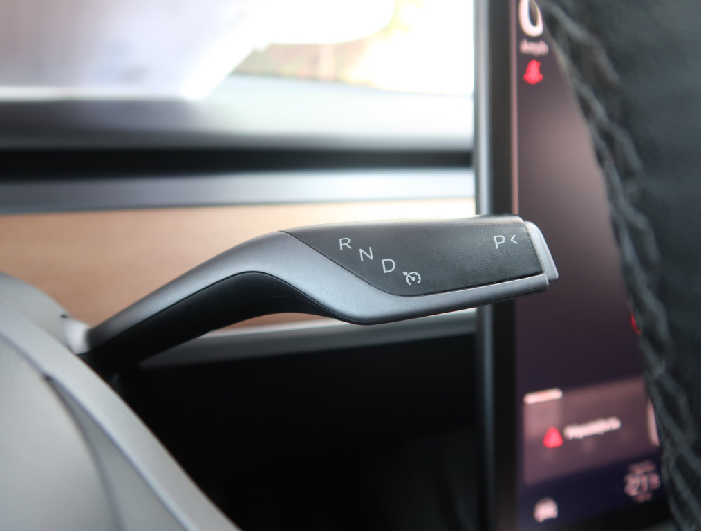 Tesla Model Y 4x4 2022 15