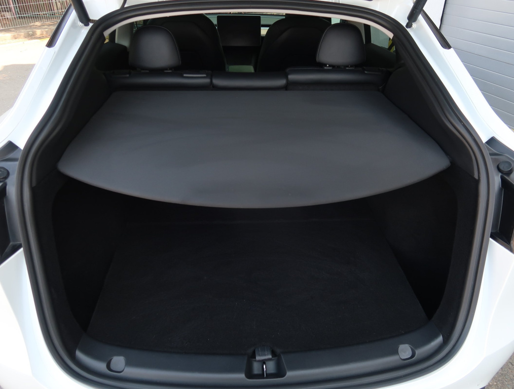 Tesla Model Y 4x4 2022 16