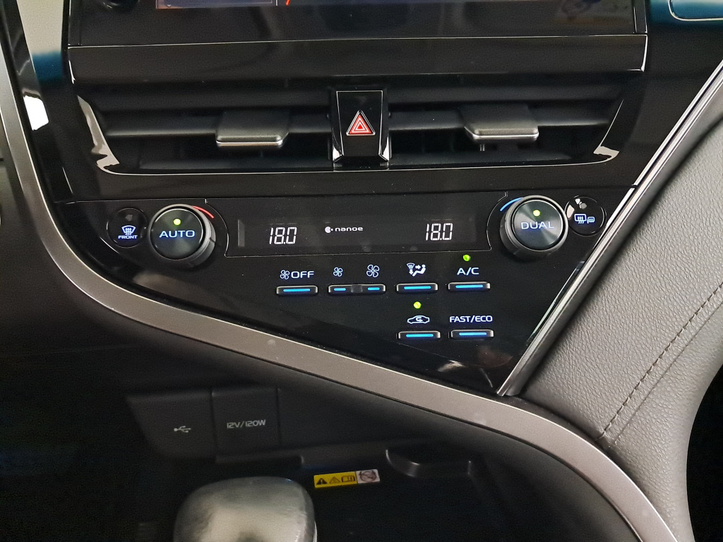 Toyota Camry 2.5 Hybrid 2023 20