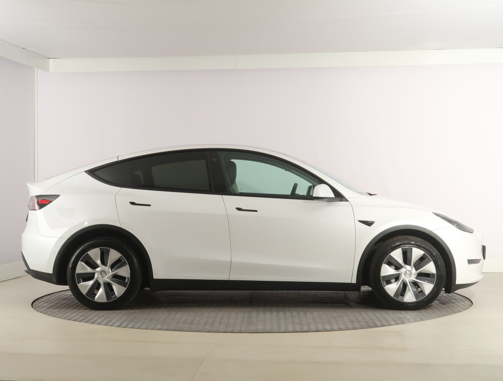 Tesla Model Y 4x4 2022 8
