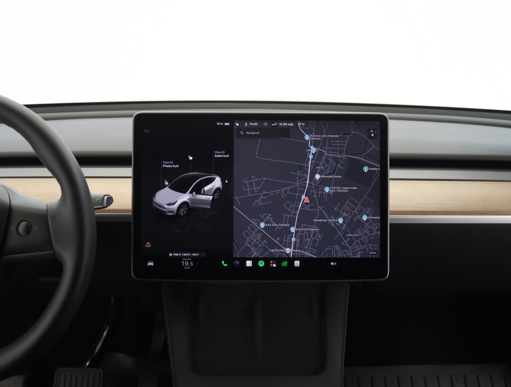 Tesla Model Y 4x4 2022 14