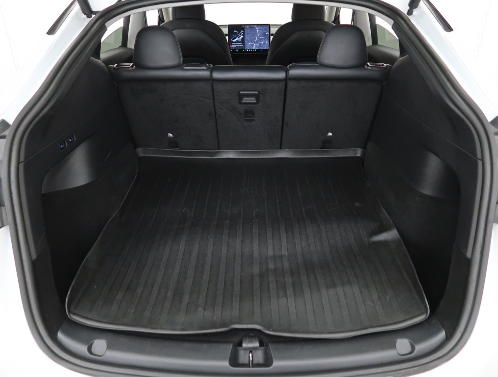 Tesla Model Y 4x4 2022 16