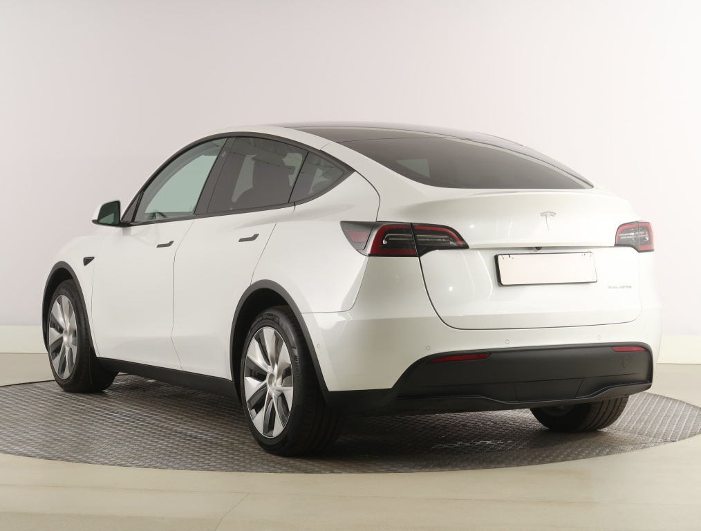 Tesla Model Y 4x4 2022 5