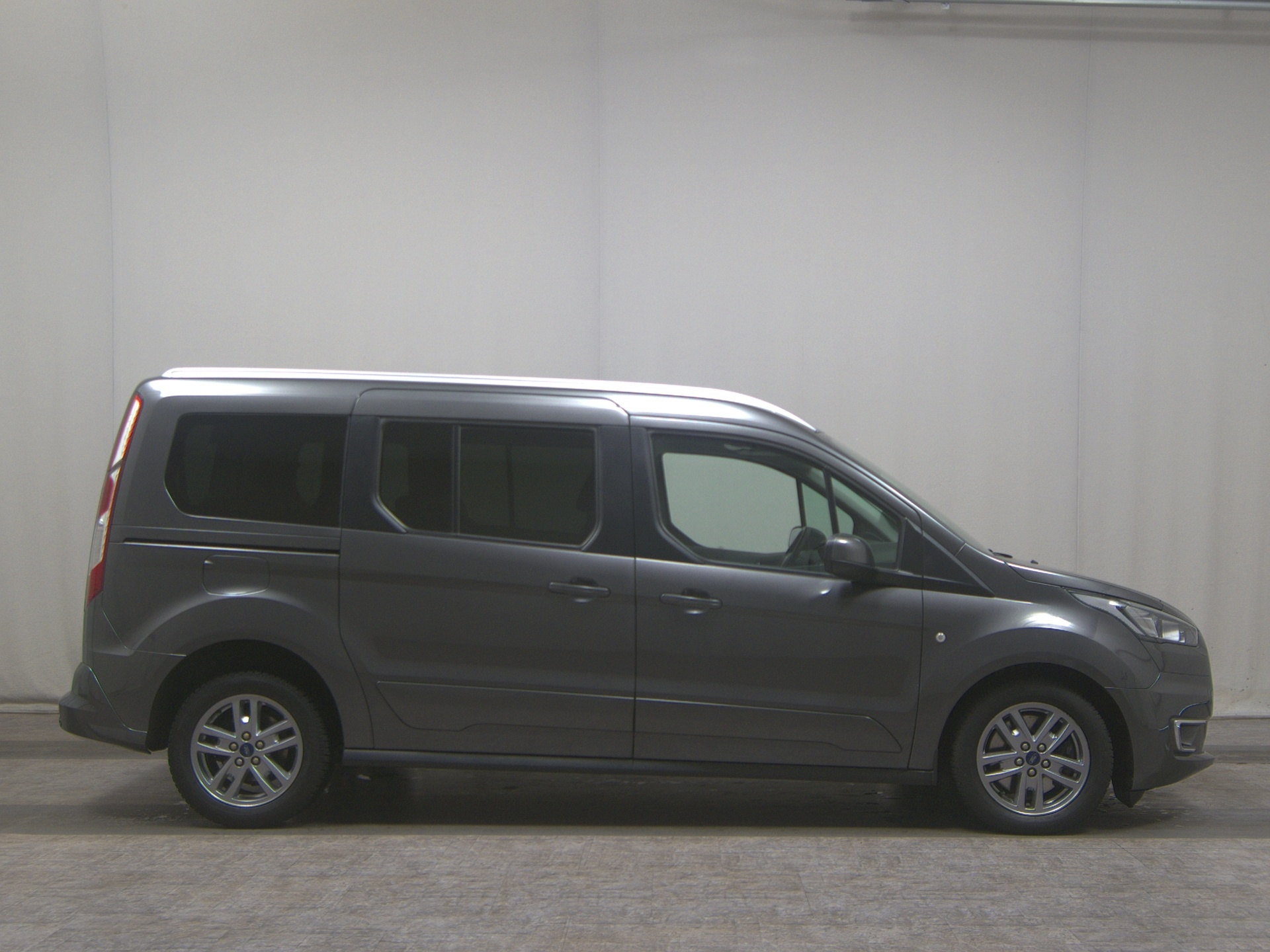Ford Tourneo Connect 1.5 TDCi Titanium 7 Sitzer Navi