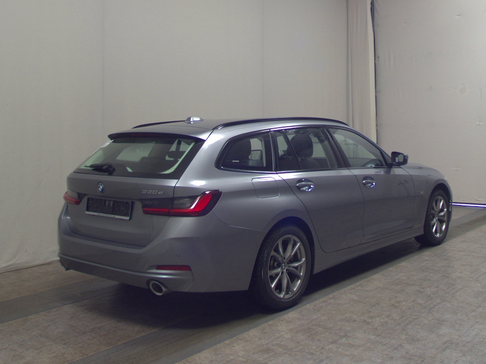 BMW 330e Touring T-Leder Navi LED Curved 4