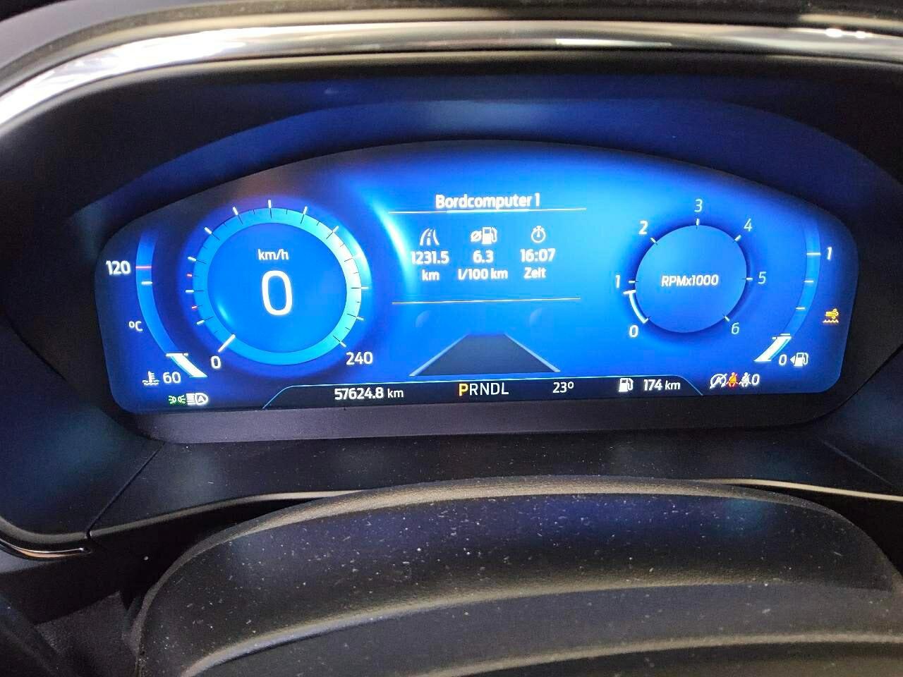 Ford Focus Turnier 1.5 EB Titanium X NAVI LED Shz Sportsitze B&O 4