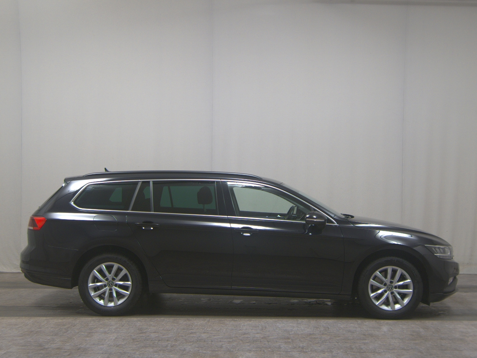 Volkswagen Passat Variant 2.0 TDI Business Navi LED AID RFK