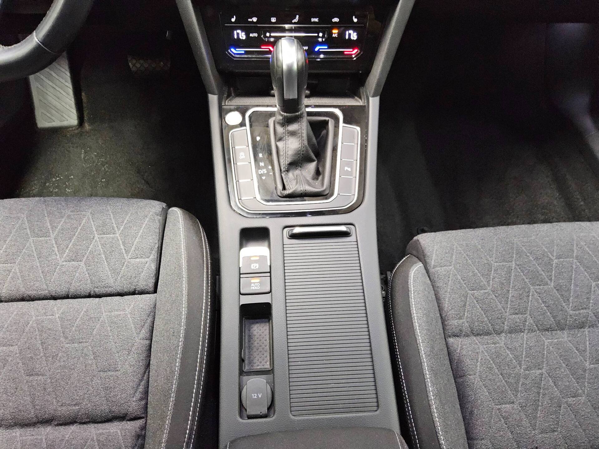 Volkswagen Passat Variant 2.0 TDI Business Navi LED AID RFK 6