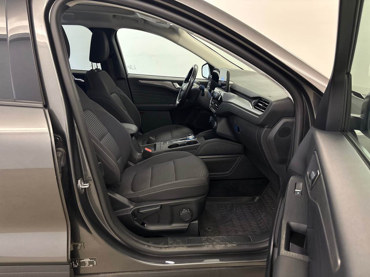 Ford Kuga 2.0 EB Titanium NAVI SPORTSITZE PANO SHZ STHZG 6