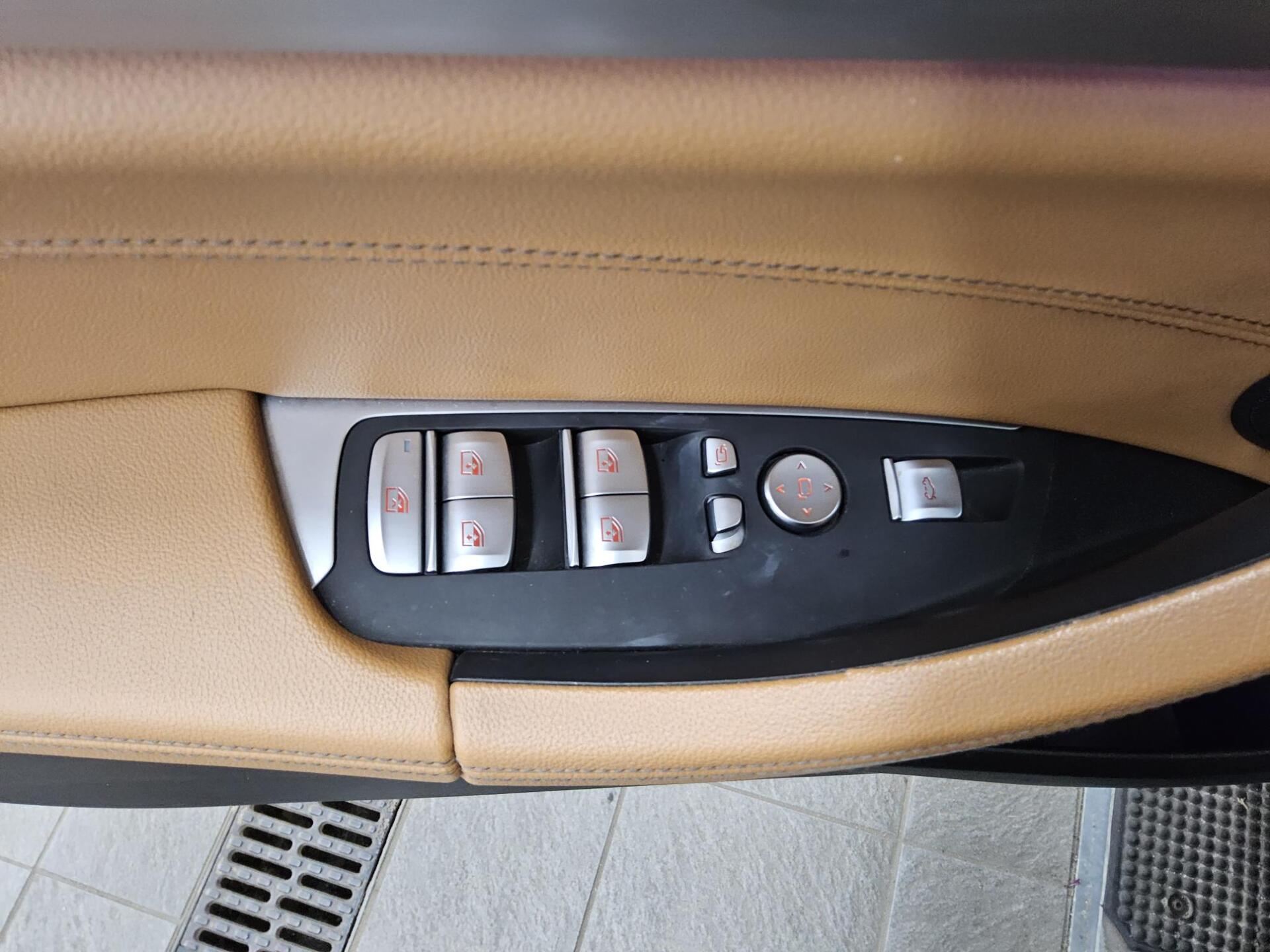BMW X3 xDrive30e X-Line Navi LED+ Leder LC-Pro Pano 10