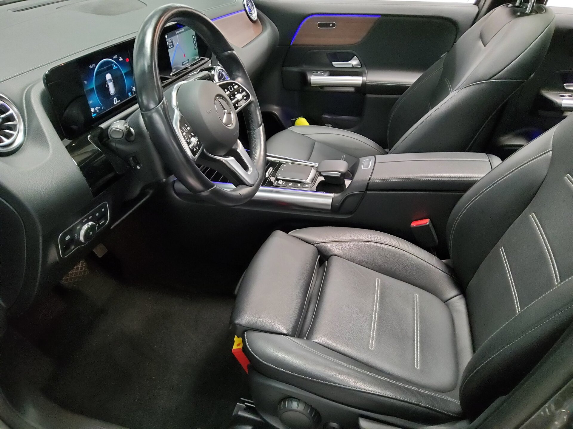 Mercedes-Benz GLA 220 d Progressive Leder Navi LED MBUX Pano Sound 9