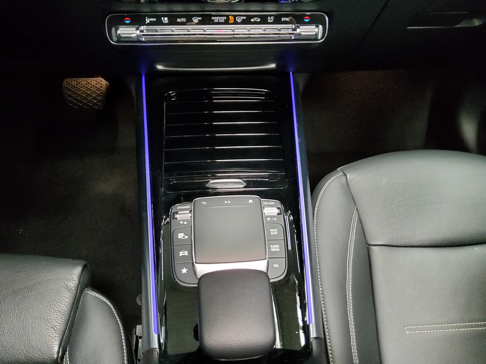 Mercedes-Benz GLA 220 d Progressive Leder Navi LED MBUX Pano Sound 6