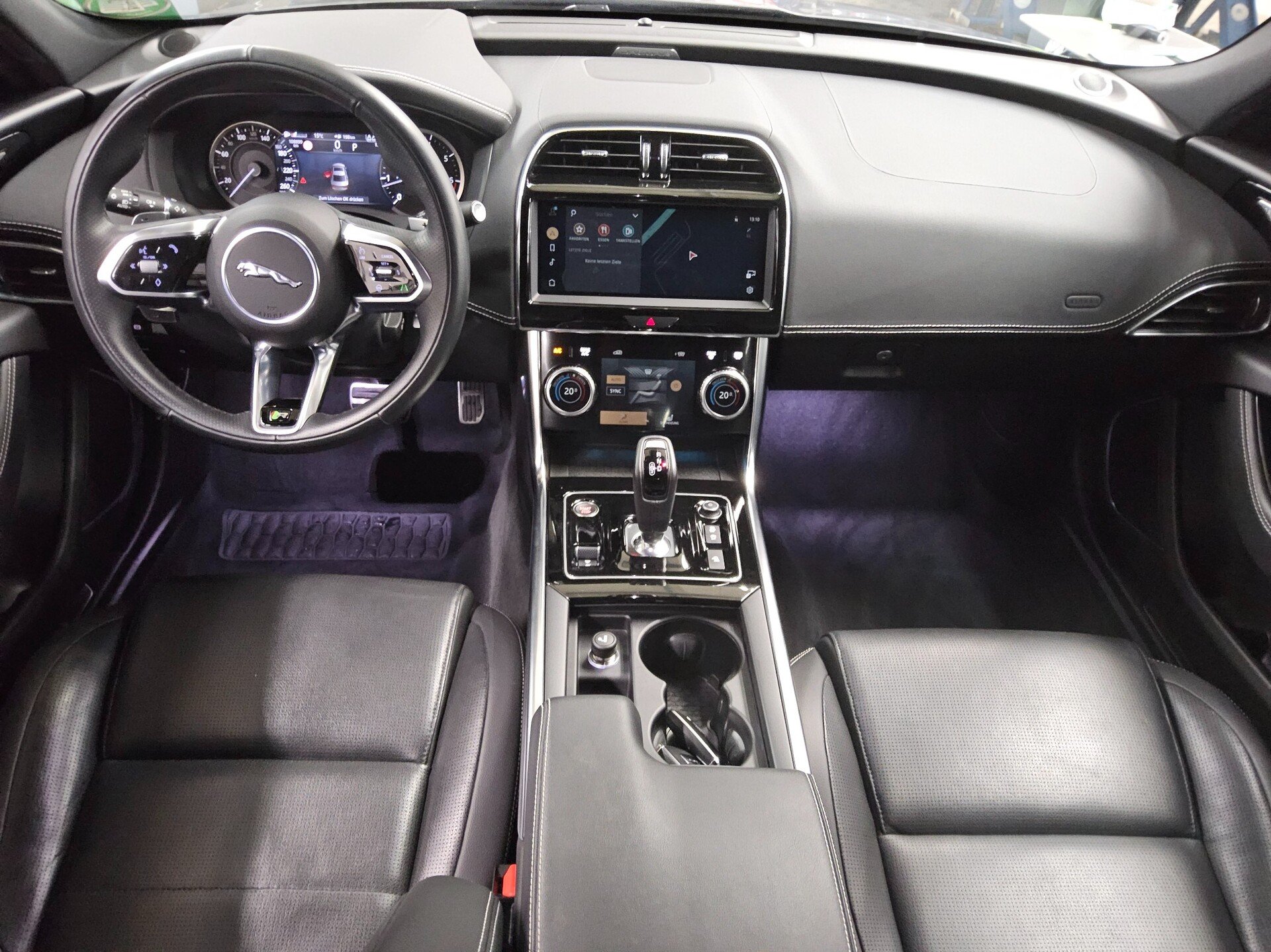 Jaguar XE R-Dynamic Black Navi LED 360°- Kamera 5