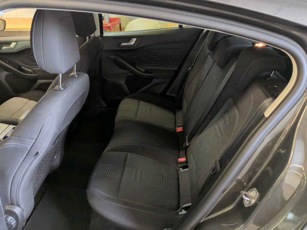 Ford Focus 1.5 EB Active Navi LED Pano RFK 8