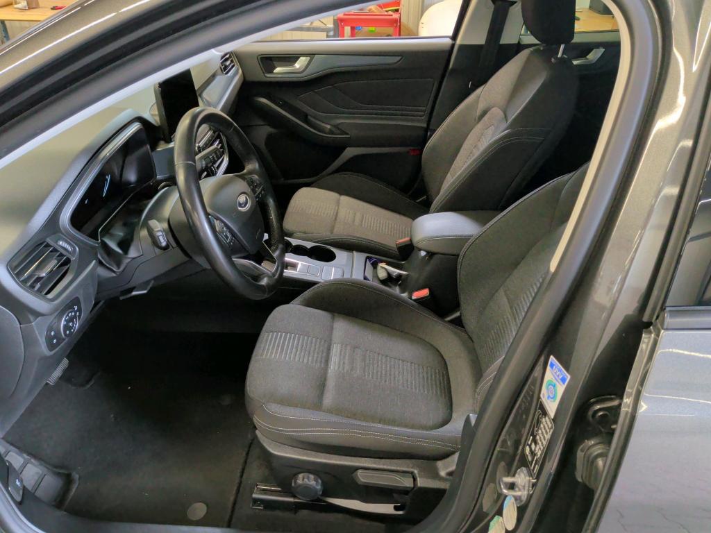 Ford Focus 1.5 EB Active Navi LED Pano RFK 6
