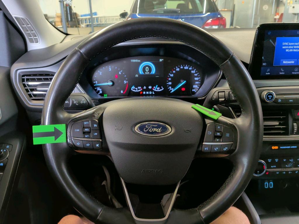 Ford Focus 1.5 EB Active Navi LED Pano RFK 9